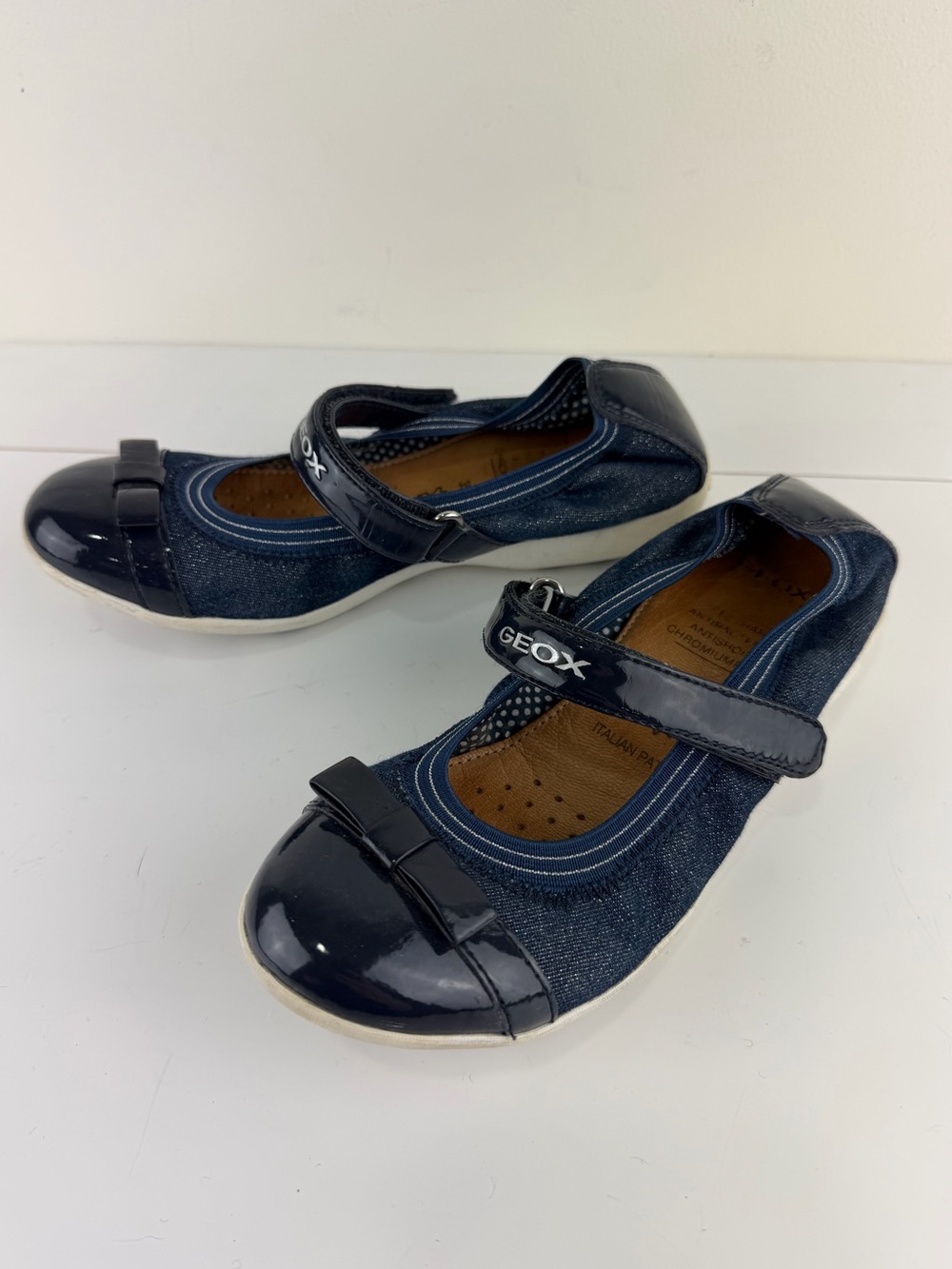 Geox Girls Navy Denim Patent Leather Bow Mary Jane Shoes EU 35 / US 3